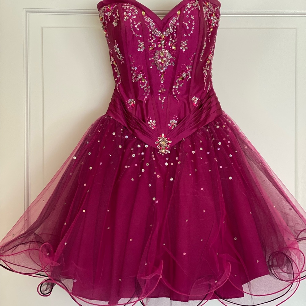 Formal fuschia pink dress great for homecoming or prom!